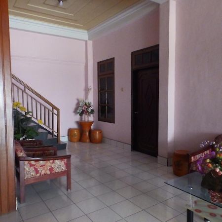 Bahari Family Hotel Bitung Ngoại thất bức ảnh