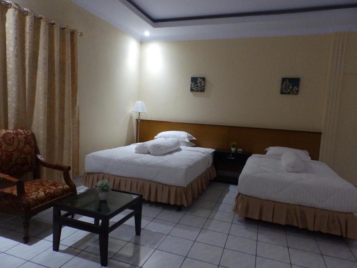 Bahari Family Hotel Bitung Ngoại thất bức ảnh