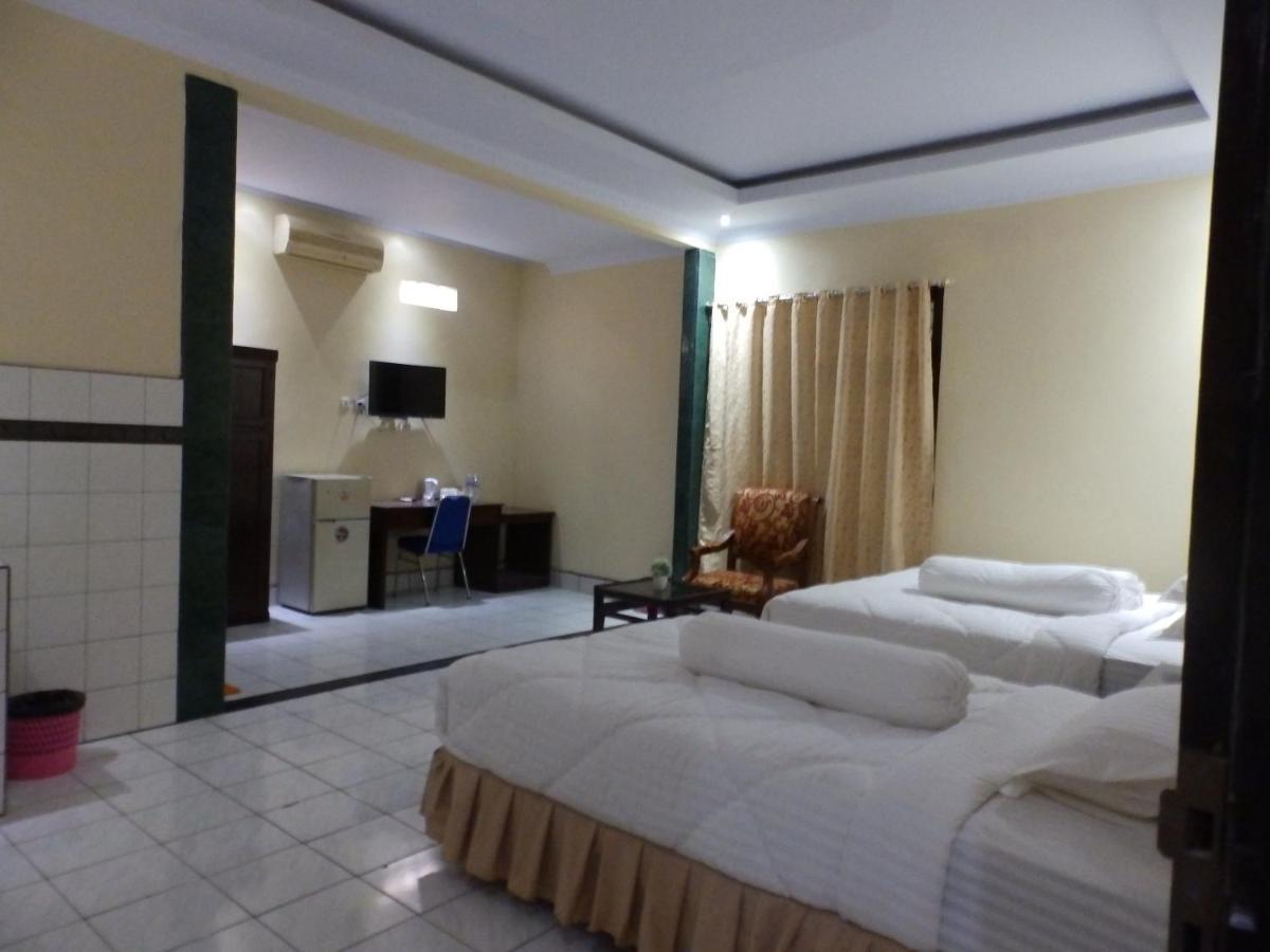 Bahari Family Hotel Bitung Ngoại thất bức ảnh