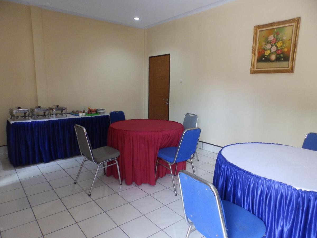 Bahari Family Hotel Bitung Ngoại thất bức ảnh