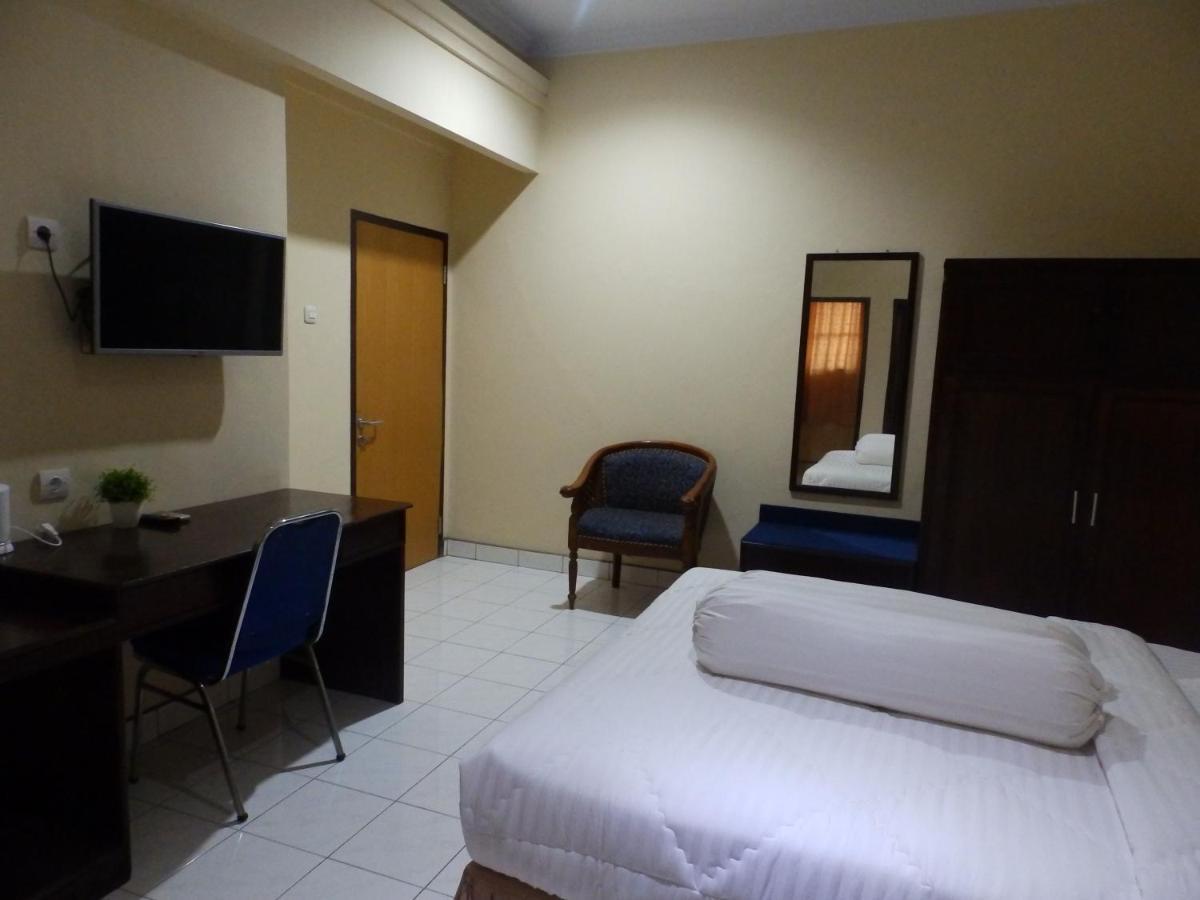 Bahari Family Hotel Bitung Ngoại thất bức ảnh