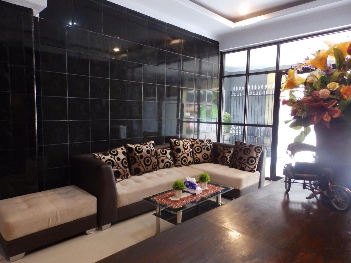 Bahari Family Hotel Bitung Ngoại thất bức ảnh