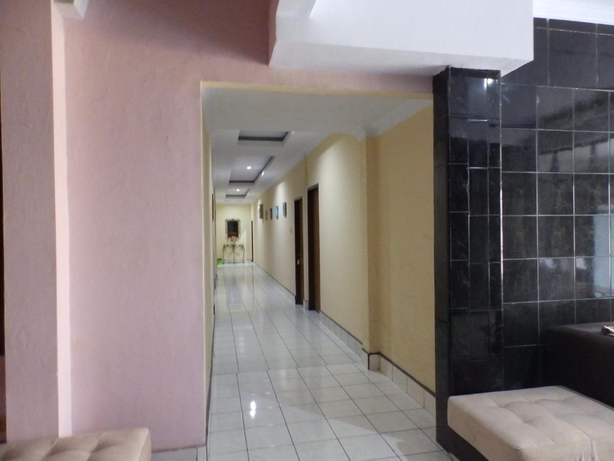 Bahari Family Hotel Bitung Ngoại thất bức ảnh