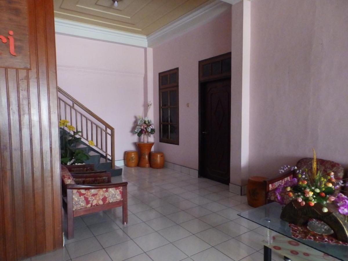Bahari Family Hotel Bitung Ngoại thất bức ảnh