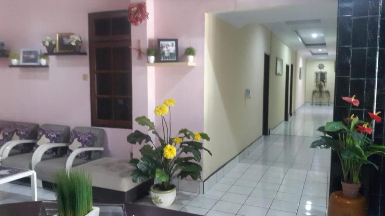 Bahari Family Hotel Bitung Ngoại thất bức ảnh